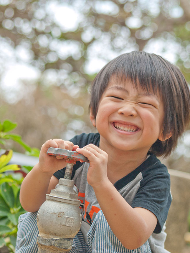 「小さな作業員」